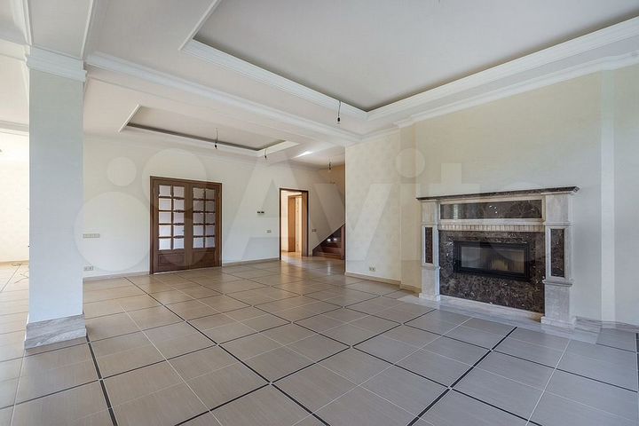 Дом 615 м² на участке 24,9 сот.