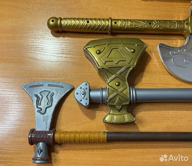 Игрушечный топор