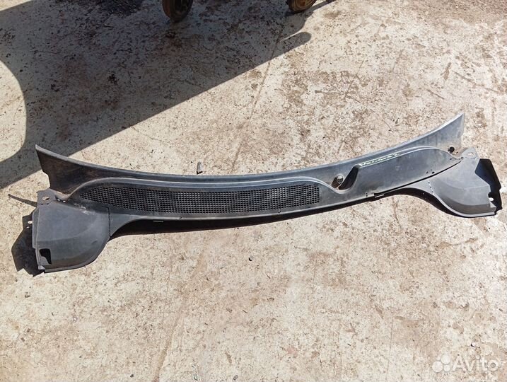 Водосток лобового стекла Жабо Renault Megane 2