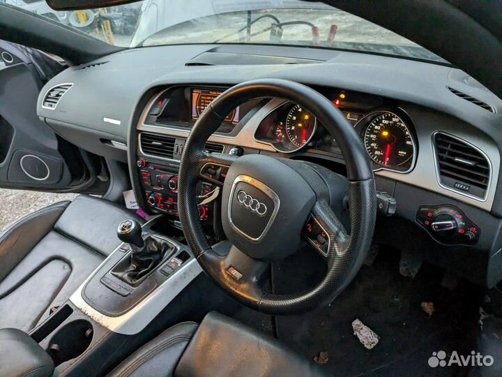 Фонарь крышки багажника левый Audi A5 8T 2011