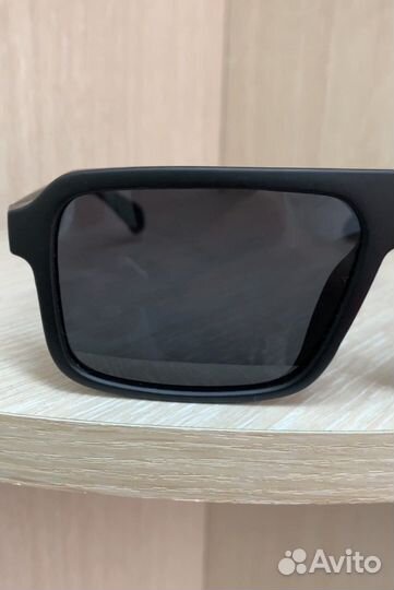 Солнцезащитные очки prada