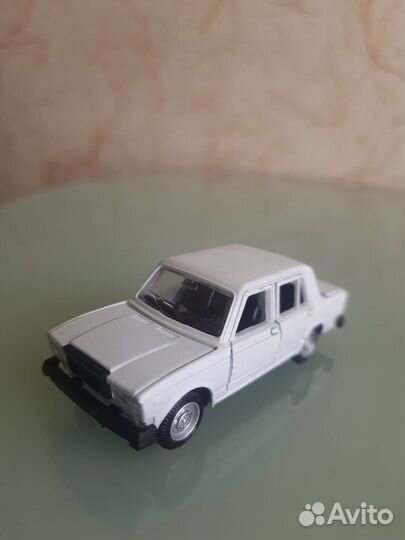 Модель автомобиля ваз 2107 1:43