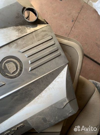 Декоративная крышка двигателя Cadillac Sts