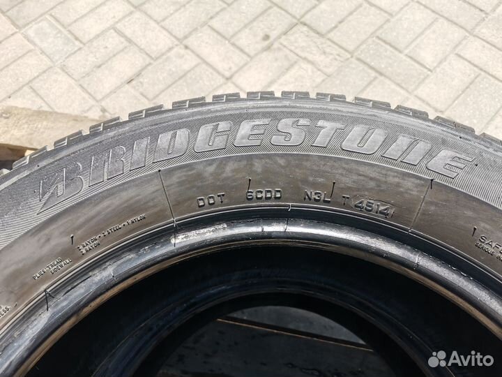 Bridgestone Blizzak LM-25 4x4 235/60 R17 102H