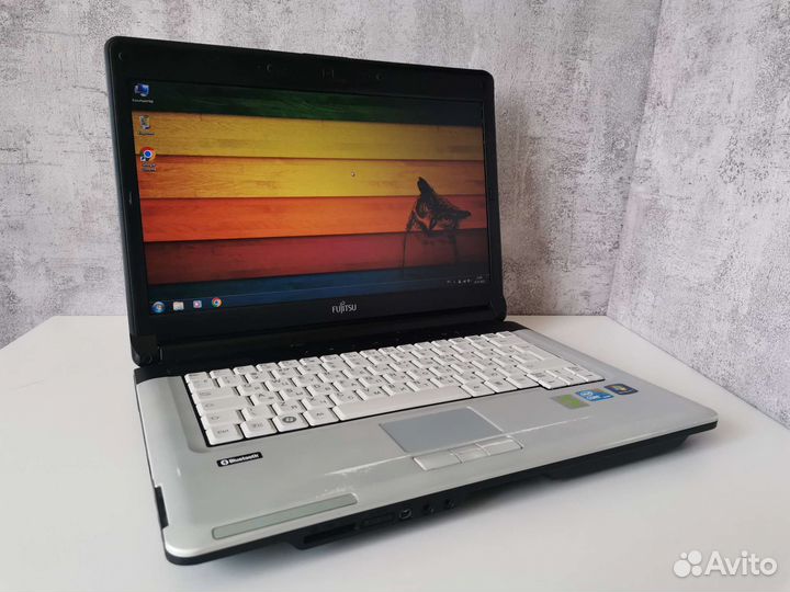 Хороший Ноут Core i3/4гб