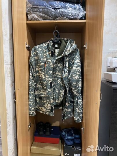 Угловой шкаф с зеркалом