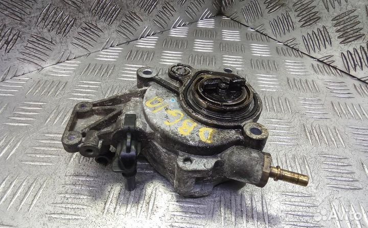 Насос вакуумный Peugeot 4007