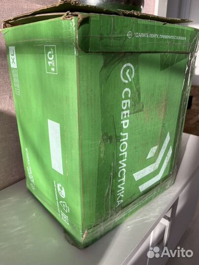 Коробка с женскими вещами