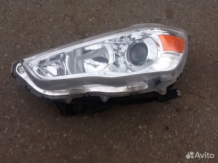 Mitsubishi ASX фара левая галоген