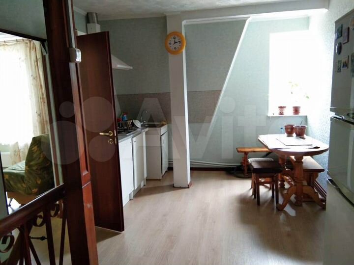 Комната 14 м² в 4-к., 2/2 эт.