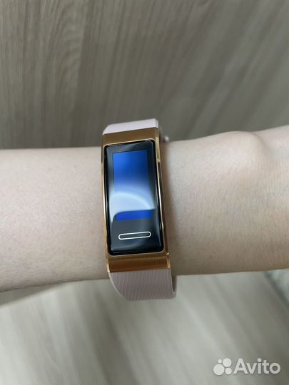 Фитнес-браслет huawei Band 4 Pro