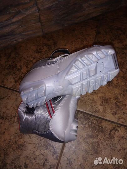 Лыжные ботинки spine +лыжи с креплениями и палки