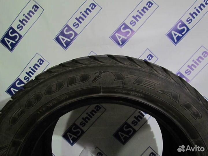Goodyear UltraGrip Extreme 225/60 R17 92N