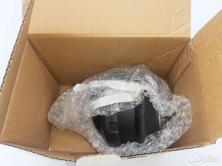 Опора двигателя передняя/задняя Крайслер Пацифика