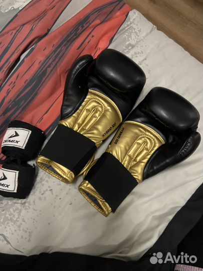 Боксерские перчатки adidas