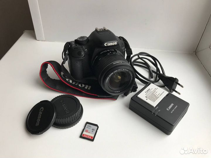 Зеркальный фотоаппарат Canon EOS 550D
