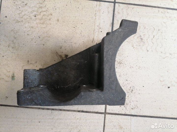 Кронштейн вспомогательных агрегатов Volvo C30