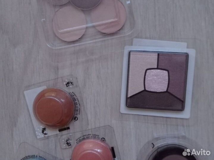 Косметика, парфюм, лаки для ногтей пакетом