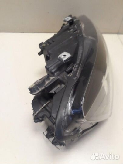 Фара правая Volkswagen Polo