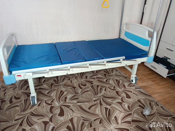 Много функциональная кровать для лежачих больных