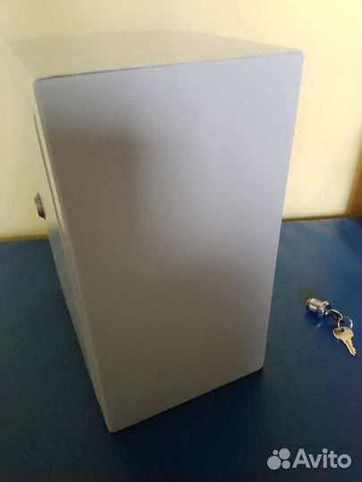 Шкаф сейф металлический тайник ключей,электрощиток