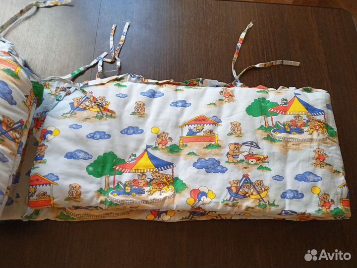 Бордюр для кроватки мягкий