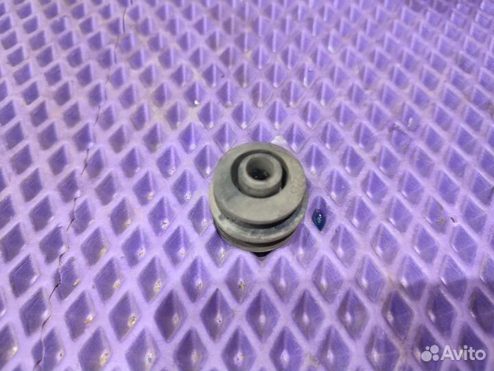 Подушка радиатора Mitsubishi Outlander