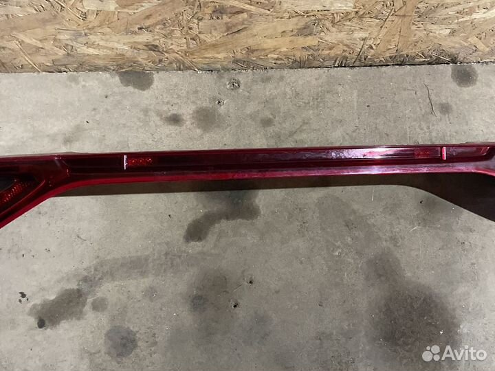 Фонарь центральный Kia Stinger