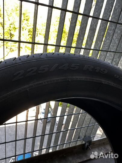 Pirelli P Zero 255/40 R19 и 225/45 R19