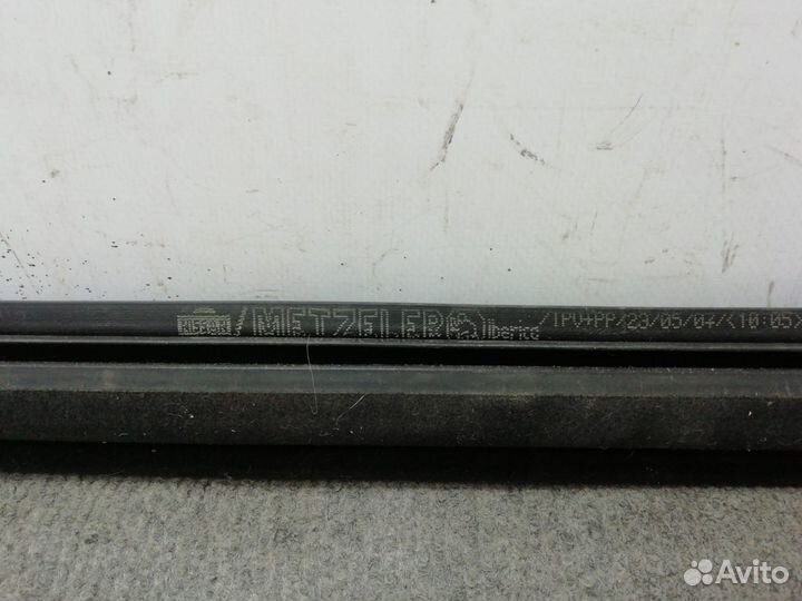 Уплотнитель стекла передней левой двери внутренний