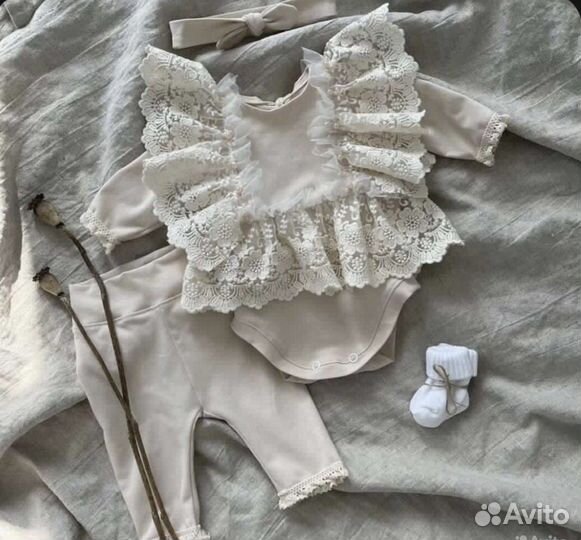 Комплект на выписку для девочки