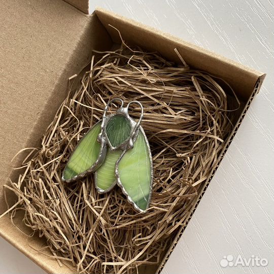 Брошь мотылёк из стекла Тиффани витраж