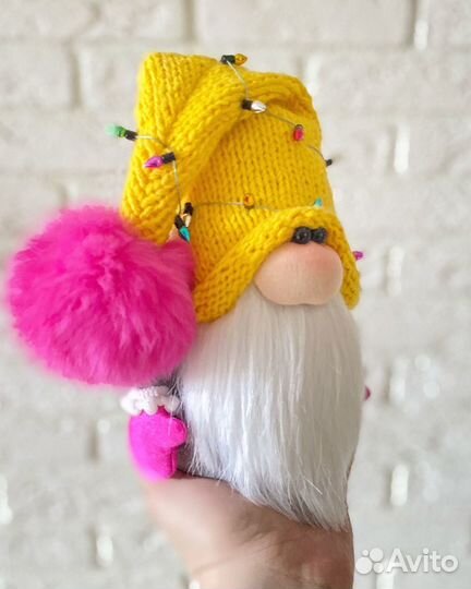 Новогодний гном для декора