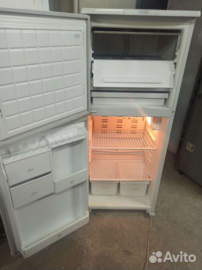 Холодильник Бирюса