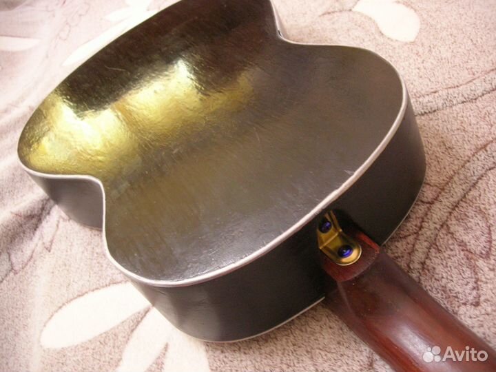 Гитара старая / струны новые / доставка платная