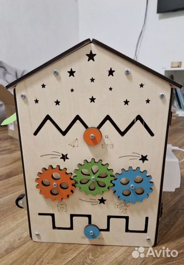 Бизиборд развивающая игрушка для детей. 25x35x25