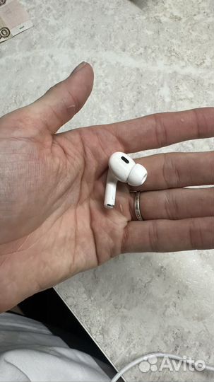 Airpods pro левый
