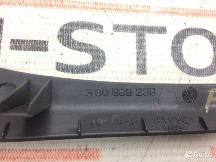 Обшивка стойки передняя правая Volkswagen Passat