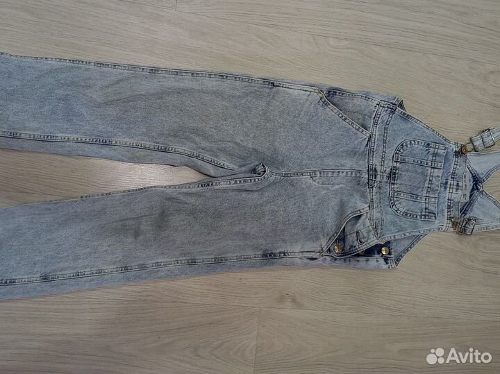 Джинсовый комбинезон для девочки