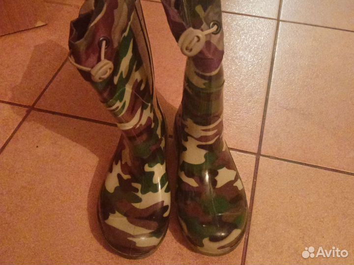 Резиновые сапоги