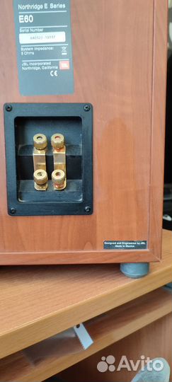 Напольная акустическая система JBL E 60