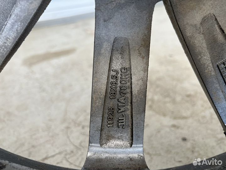 Continental ContiIceContact 245/40 R18