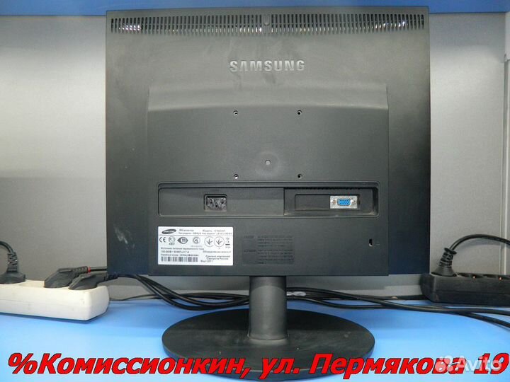 Монитор Samsung