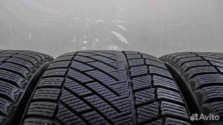 Continental ContiVikingContact 6 275/45 R20 110T