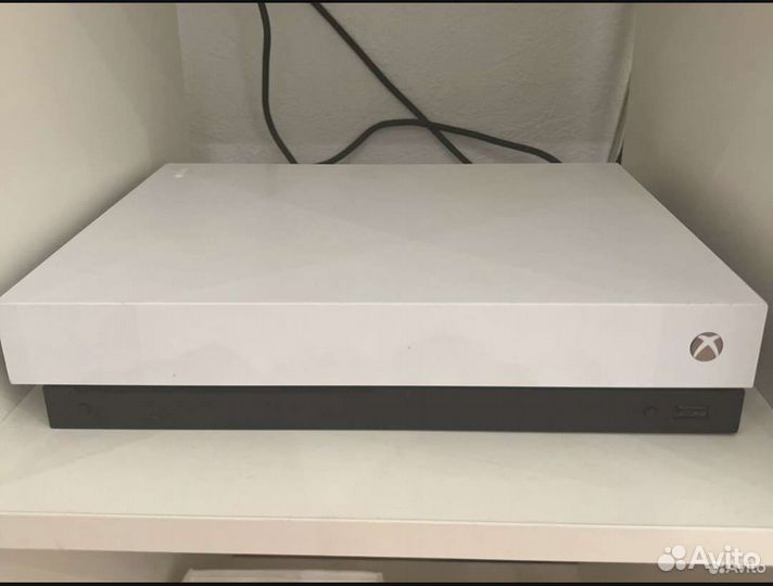 Xbox one x 1tb