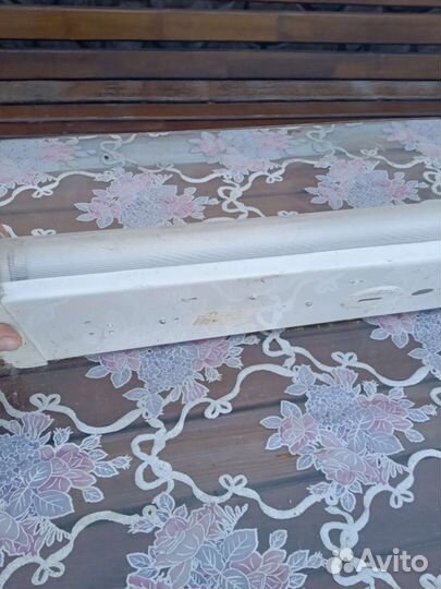 Плафоны с двумя лампами.в наличии 4 штуки