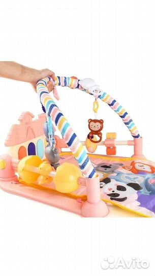 Игровой коврик с игрушками