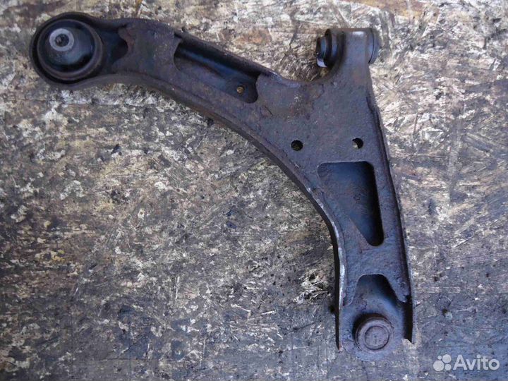 Рычаг передний левый нижний Suzuki Grand Vitara 2