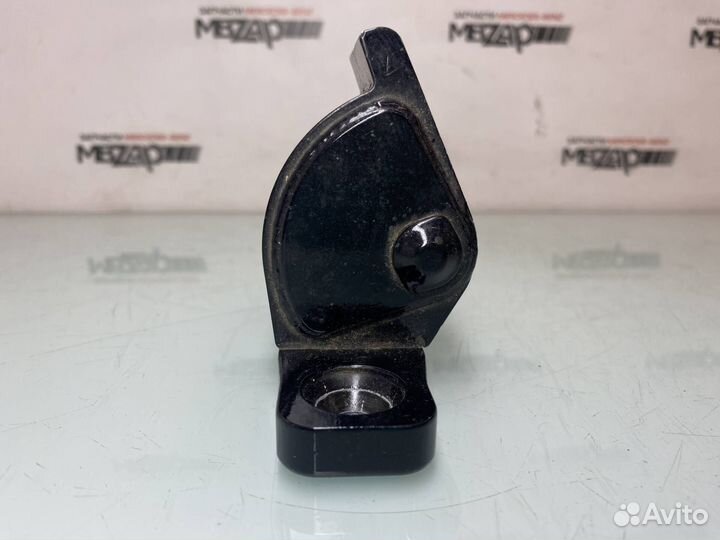 Петля задней правой двери Mercedes W213