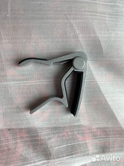 Каподастр для гитары